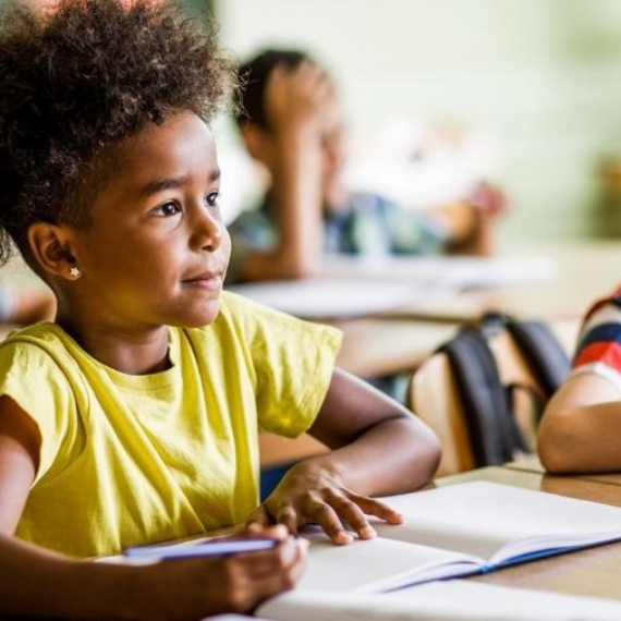 crinça na escola